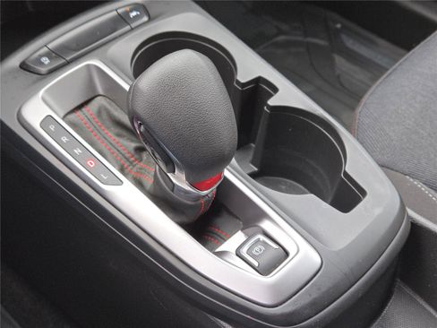 Used 2024 Chevrolet Trax RS w/ Driver Confidence Package FWD image 19