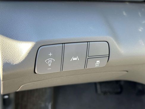 Used 2023 Hyundai Elantra SEL w/ Convenience Package image 19