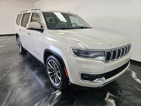 Used 2022 Jeep Wagoneer Series III w/ Premium Group I AWD/4WD image 28