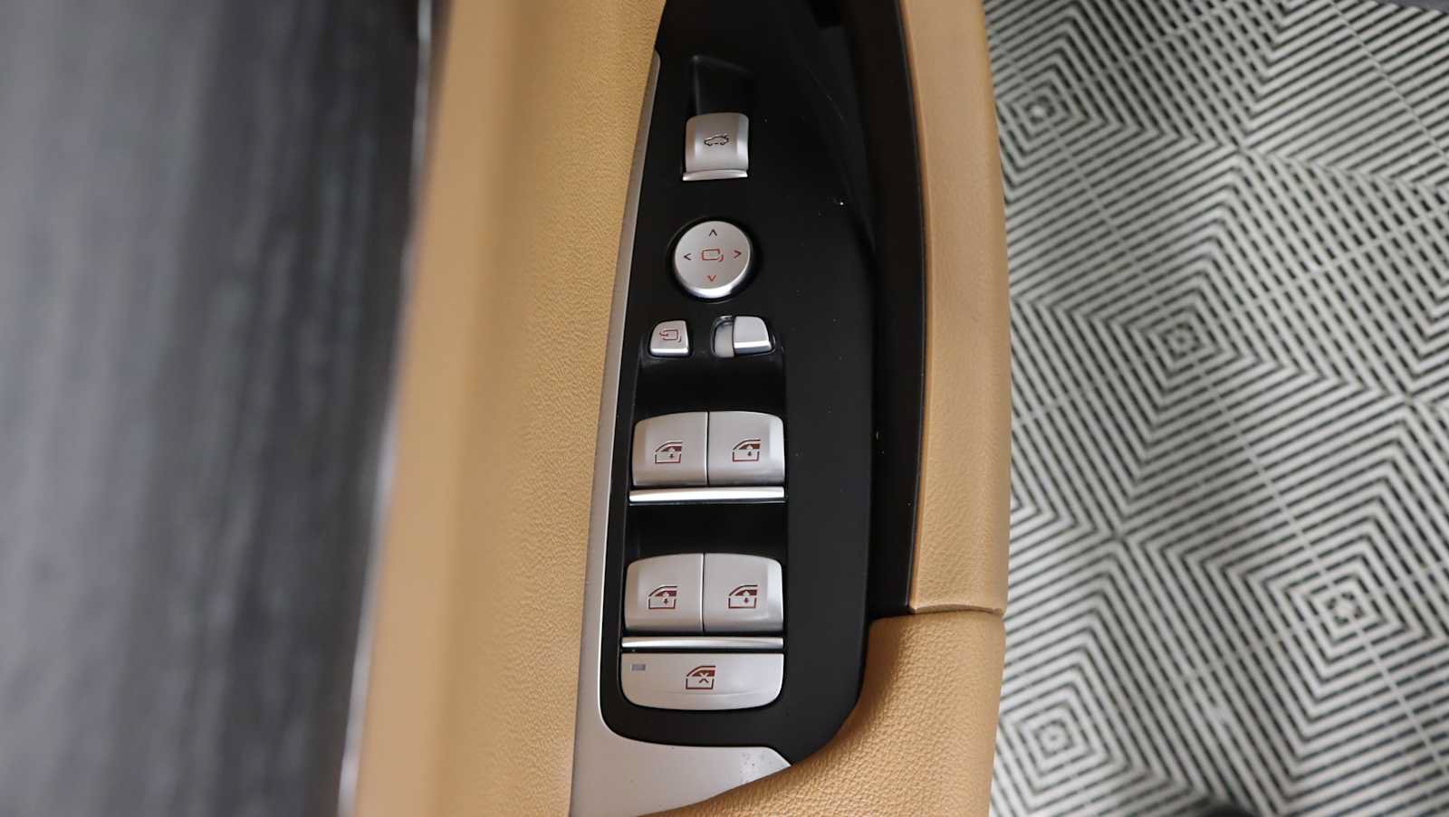 Used 2023 BMW X3 xDrive30i w/ Premium Package w/ZPA AWD/4WD image 17