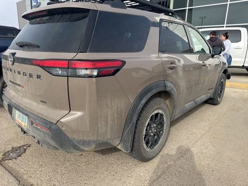 Used 2025 Nissan Pathfinder Rock Creek image 6