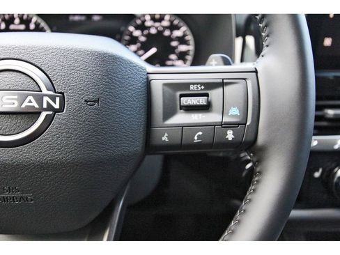 New 2026 Nissan Pathfinder SV w/ SV Premium Package FWD image 16