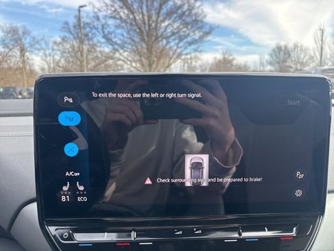 Used 2023 Volkswagen ID.4 Pro image 28