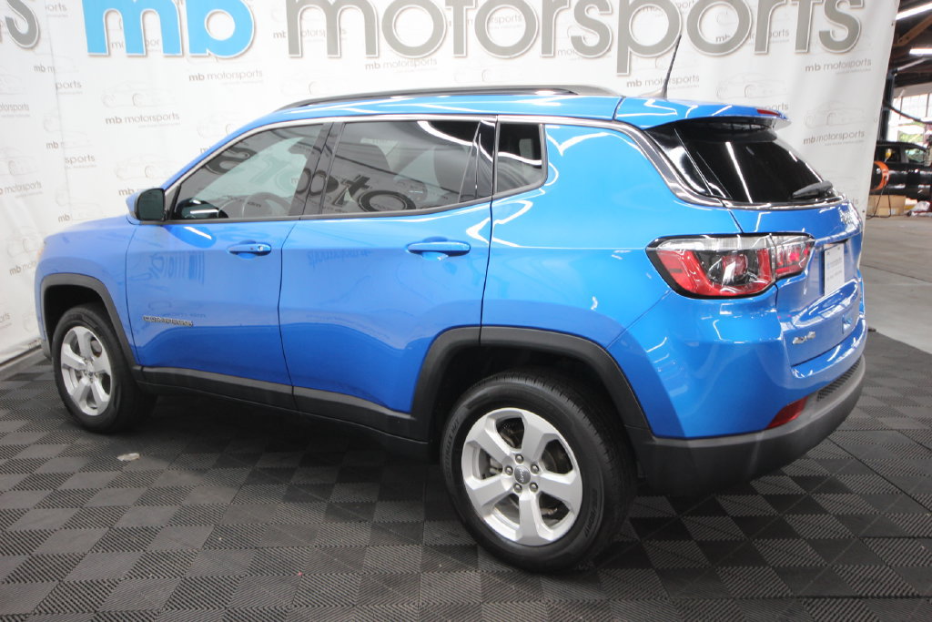 Used 2019 Jeep Compass Latitude w/ Cold Weather Group AWD/4WD image 3