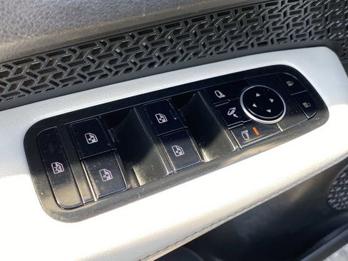 Certified 2023 Nissan Ariya FWD image 28