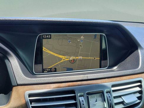 Used 2016 Mercedes-Benz E 350 4MATIC Sedan image 30