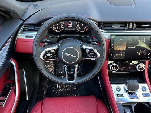 Used 2025 Jaguar F-PACE R-Dynamic S AWD/4WD image 15