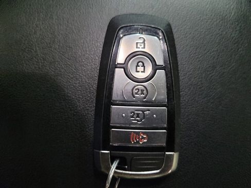 Used 2021 Ford Edge SEL w/ Convenience Package AWD/4WD image 32