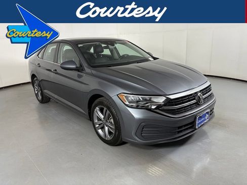 Used 2024 Volkswagen Jetta SE FWD image 1