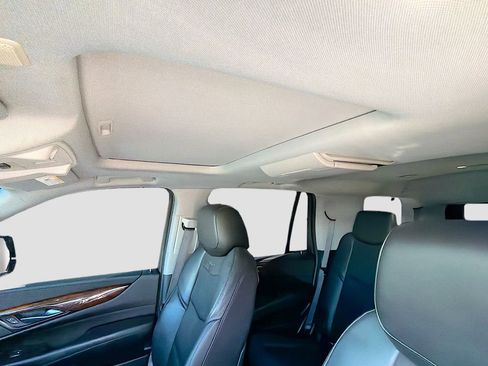Used 2015 Cadillac Escalade Premium image 27