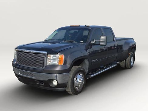 Used 2011 GMC Sierra 3500 SLT w/ SLT Convenience Package AWD/4WD image 2