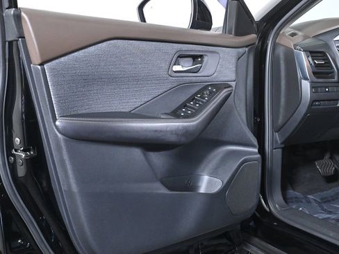 Certified 2023 Nissan Rogue SV image 29