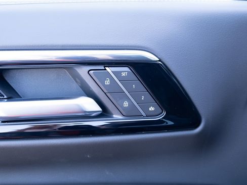 New 2026 Chevrolet Suburban Premier AWD/4WD image 17