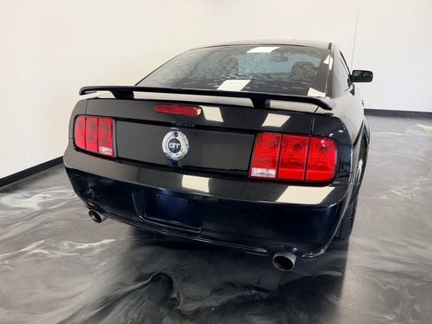 Used 2006 Ford Mustang GT RWD image 5