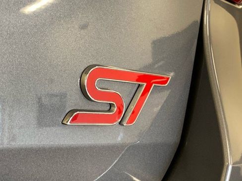 Certified 2022 Ford Explorer ST w/ Equipment Group 401A image 7