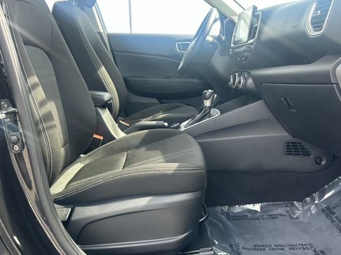 Used 2024 Hyundai Venue SEL FWD image 13
