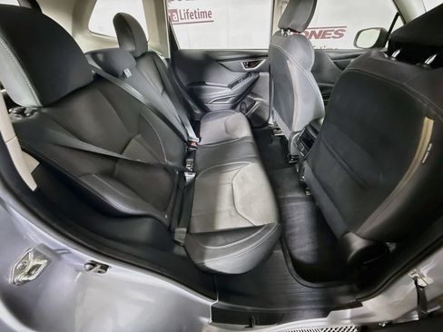 Used 2021 Subaru Forester AWD/4WD image 27