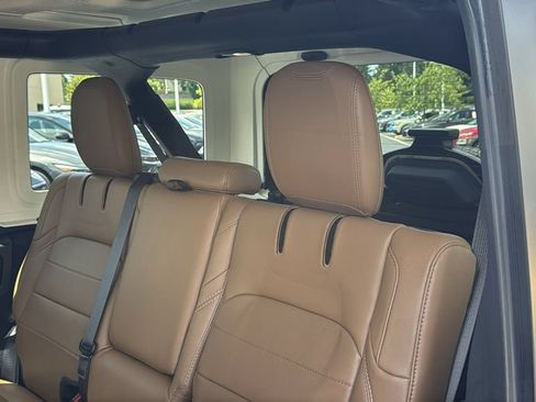 Used 2023 Jeep Wrangler Unlimited Sahara w/ Cold Weather Group AWD/4WD image 22