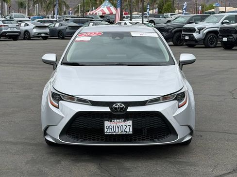 Used 2022 Toyota Corolla LE FWD image 2