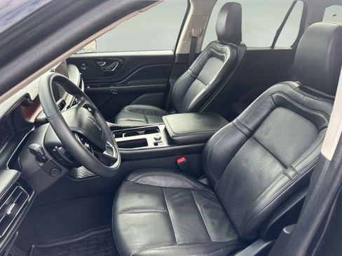 Used 2023 Lincoln Aviator Reserve w/ Equipment Group 201A image 9