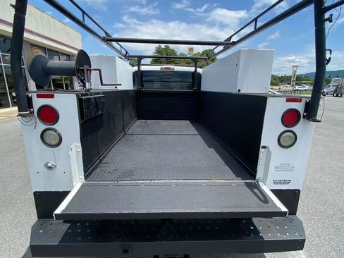 Used 2011 Ford F250 XL image 32