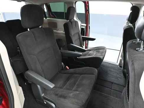Used 2014 Dodge Grand Caravan SXT w/ Rear Park Assist Package image 39
