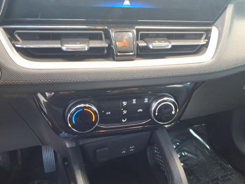 Used 2025 Chevrolet TrailBlazer LT AWD/4WD image 11