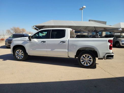 Used 2024 Chevrolet Silverado 1500 Custom image 3