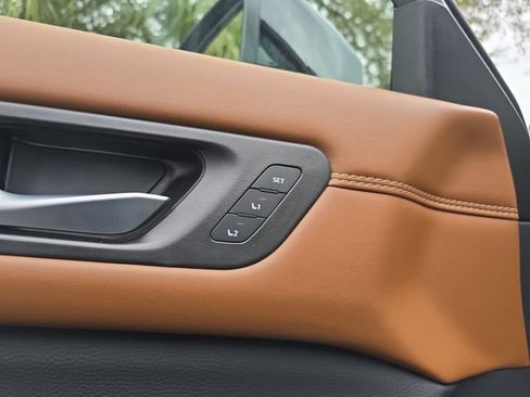 New 2026 Nissan Pathfinder Platinum image 16