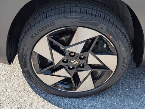 Used 2024 Hyundai Kona Limited AWD/4WD image 10
