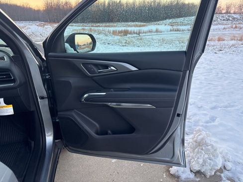 New 2025 Chevrolet Traverse LT w/ Midnight/Sport Edition image 34