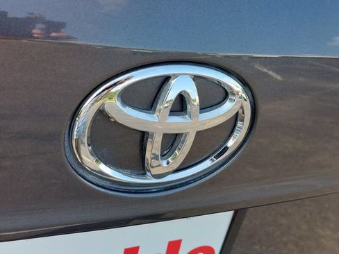 Used 2023 Toyota Highlander LE AWD/4WD image 42
