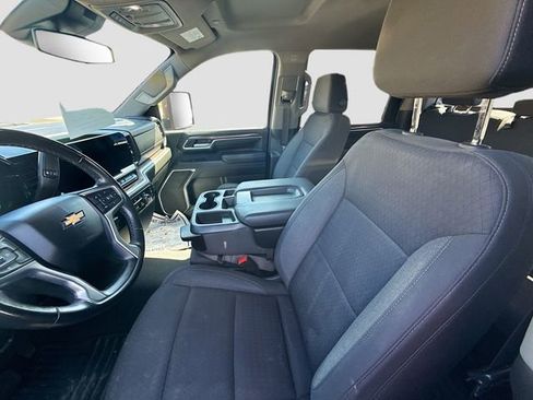 Used 2024 Chevrolet Silverado 3500 LT AWD/4WD image 17