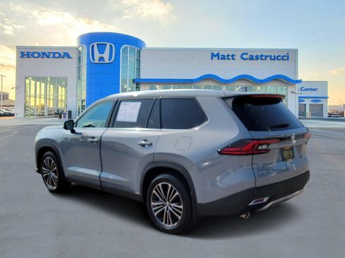 Used 2026 Toyota Grand Highlander AWD Hybrid image 3
