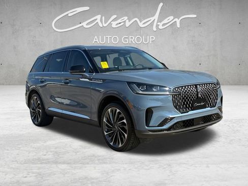 Used 2025 Lincoln Aviator Reserve w/ Equipment Group 201A AWD/4WD image 2