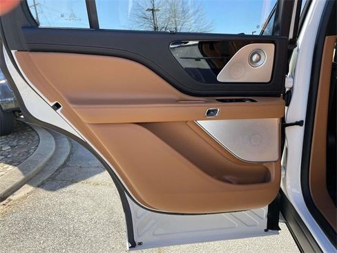 Used 2020 Lincoln Aviator Black Label Grand Touring w/ Class IV Trailer Tow Package image 14