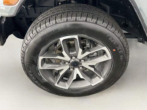 Used 2024 Jeep Wrangler Unlimited w/ Convenience Group AWD/4WD image 11