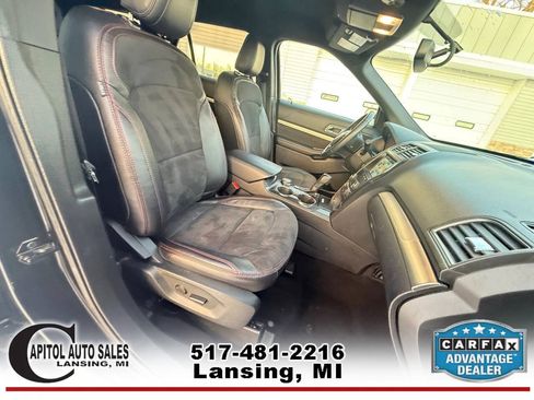 Used 2019 Ford Explorer XLT w/ Equipment Group 202A AWD/4WD image 22