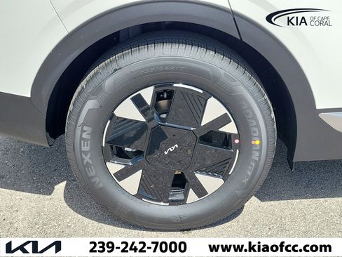 New 2026 Kia Sportage LX FWD image 9