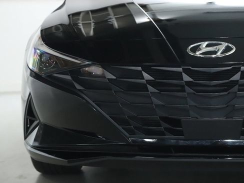 Used 2023 Hyundai Elantra SEL w/ Convenience Package FWD image 6
