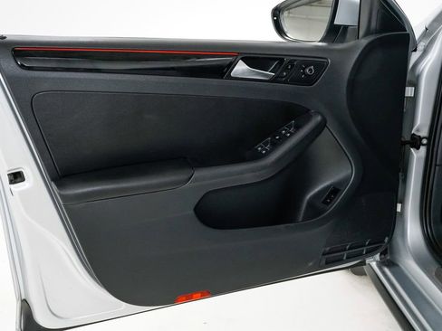 Used 2015 Volkswagen Jetta GLI SE image 7