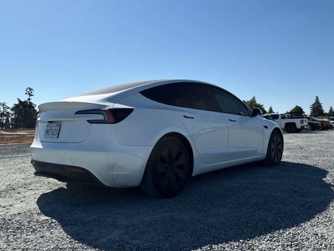 Used 2024 Tesla Model 3 Standard Range RWD image 3