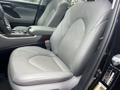 Used 2022 Toyota Highlander Platinum AWD/4WD image 35