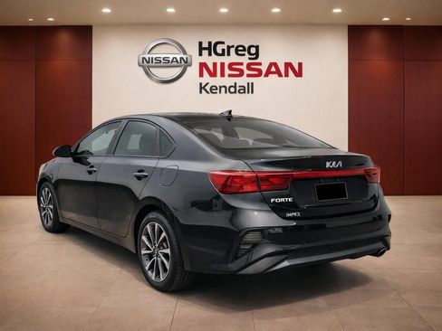 Used 2023 Kia Forte LXS w/ LXS Technology Package FWD image 2