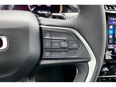 Certified 2025 Jeep Grand Cherokee L Altitude AWD/4WD image 27
