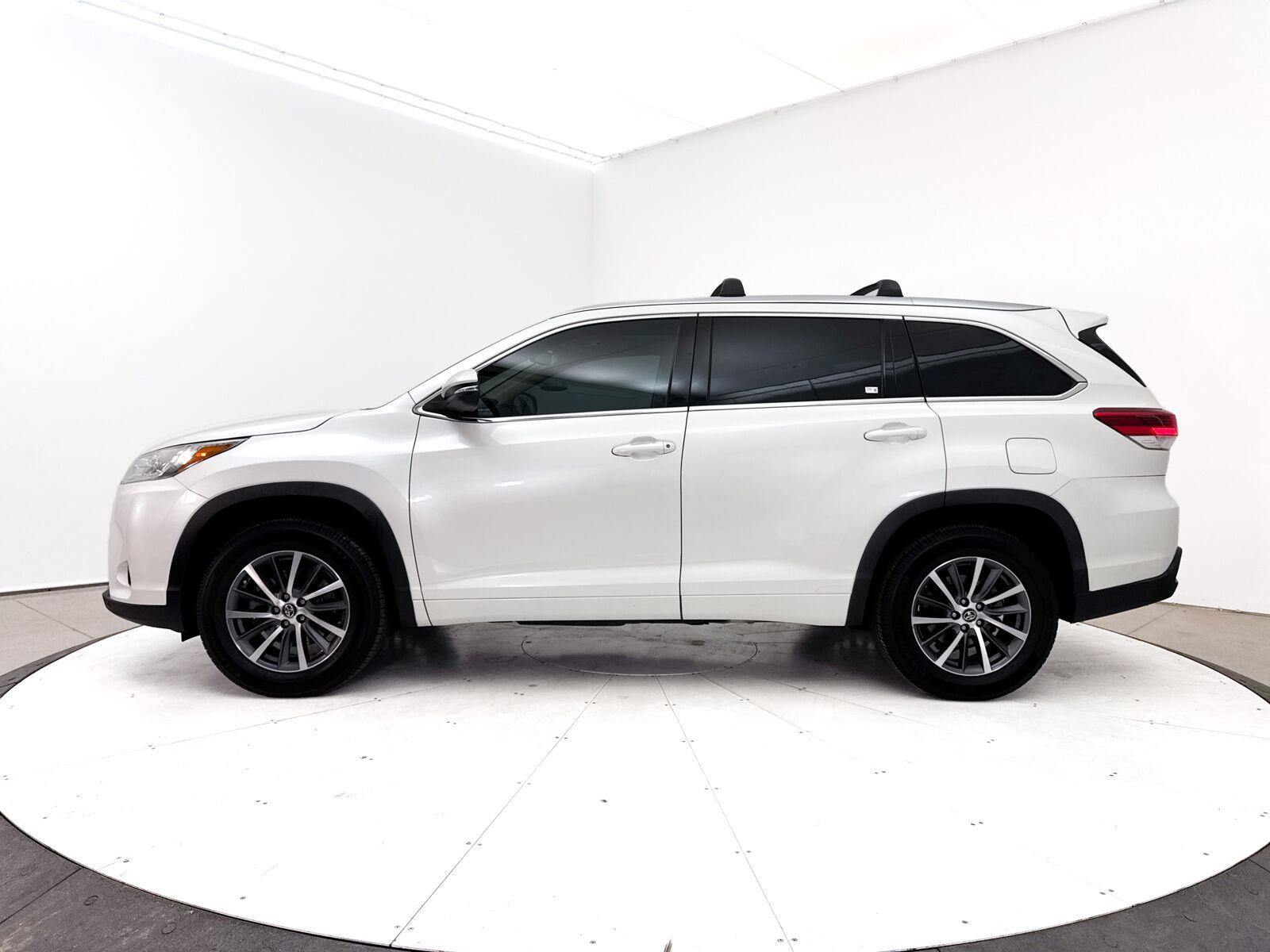 Used 2018 Toyota Highlander XLE FWD image 34