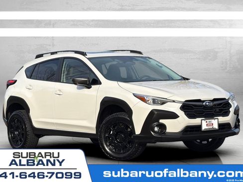 Used 2025 Subaru Crosstrek 2.0i Premium image 1