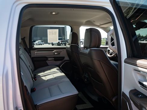 Used 2025 RAM 1500 Laramie AWD/4WD image 20