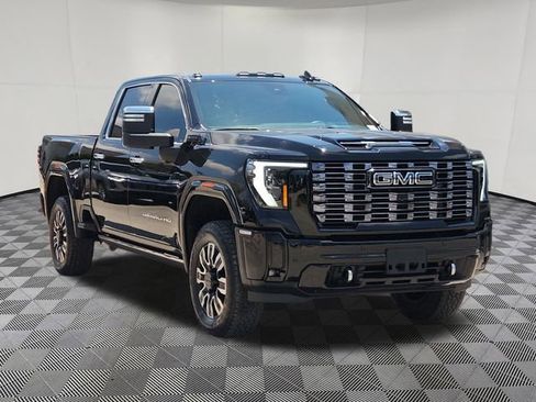 Used 2025 GMC Sierra 2500 Denali Ultimate w/ Max Trailering Package AWD/4WD image 2