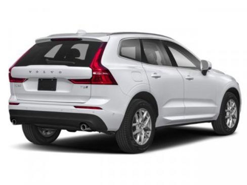 Used 2019 Volvo XC60 T6 Momentum w/ Premium Package image 2